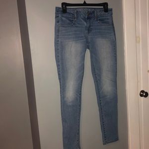 american eagle light wash jeans, size 4